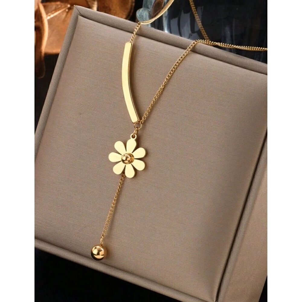 18k Gold Plated Romantic Flower Gold Stainless Steel Necklace